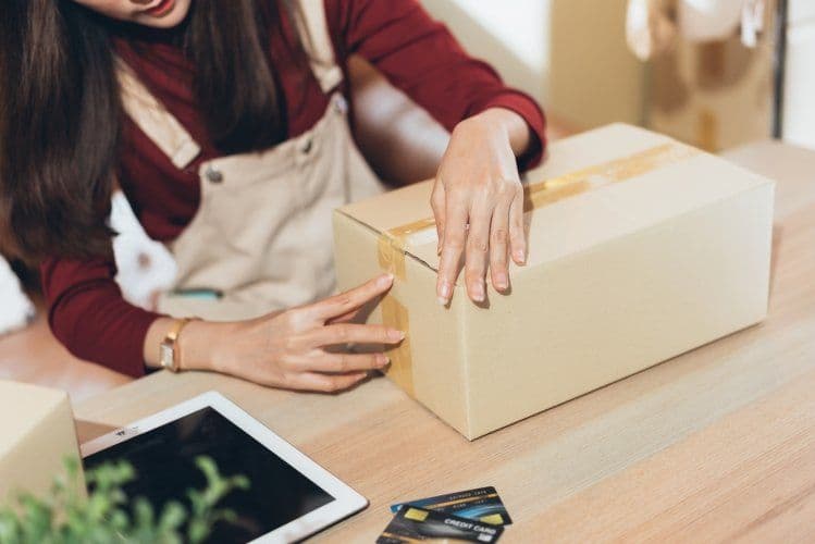 Jak zintegrować sklep internetowy z hurtownią dropshipping?